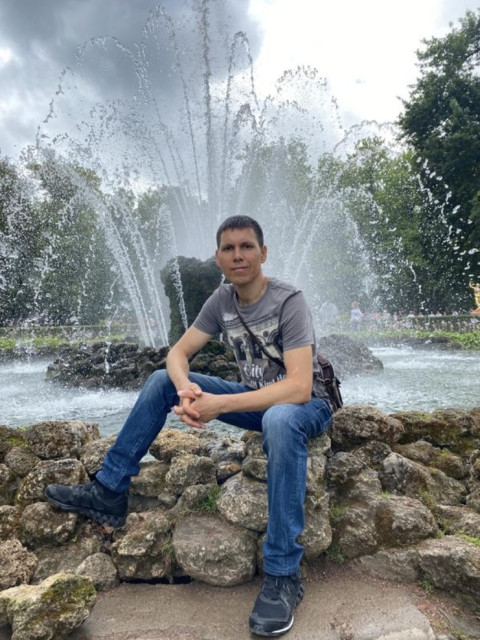 Игорь, Россия, Москва, 44 года, 2 ребенка. Он ищет её: Познакомлюсь с женщиной (православной Христианкой) для брака и создания семьи, возможно рождения совБез вредных привычек - не курю, не употребляю алкоголь. Тип темперамента - Меланхолик. В меру скромн