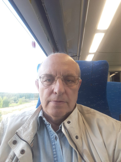 Алексей, Россия, Жуковский, 65 лет. Познакомлюсь с женщиной для дружбы и общения.если коротко,-москвич,рост 176,80.до пенсии работал гл.инженером.в разводе,дети взрослые.Работящий,ж