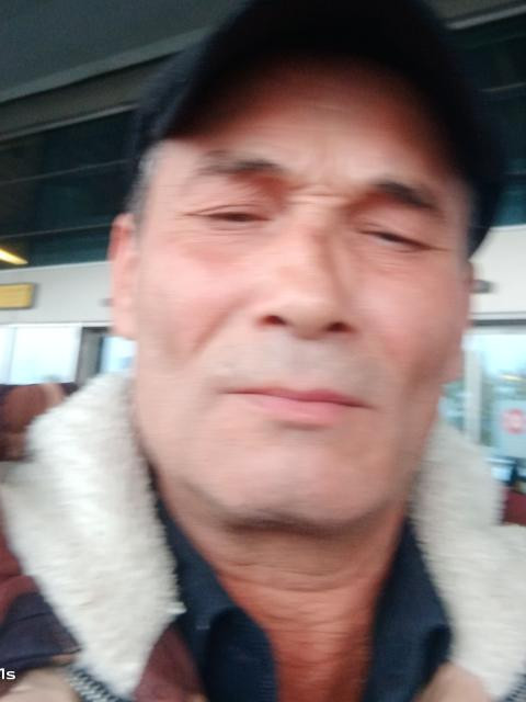 Ринат, Санкт-Петербург, м. Ломоносовская, 52 года, 2 ребенка. Познакомлюсь с женщиной для любви и серьезных отношений, брака и создания семьи, воспитания детей, рЗдоровье отличное. 
Чувство юмора в порядке. 
Трудолюбив. Плиточник. 
Люблю семью !