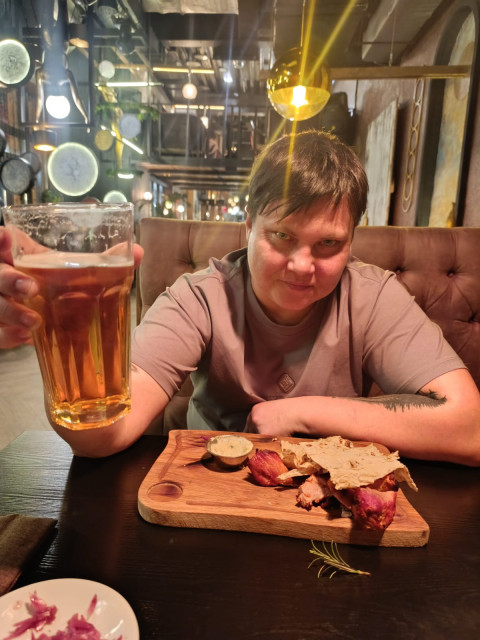 Виталий Сергеевич, Россия, Санкт-Петербург, 38 лет. Хочу найти По общаемся и решим.Работаю в сфере рекрутинга. 
Хотелось бы найти единственную и неповторимую до конца наших дней.