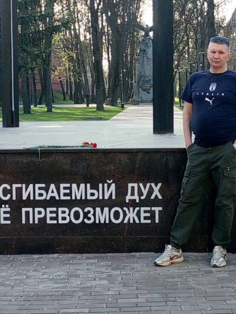 Владислав, Россия, Смоленск, 52 года. Познакомлюсь с женщиной для брака и создания семьи.Рост180 вес 82 возраст 51г. Без вредных привычек, добрый, спокойный характер, не люблю сквернословия