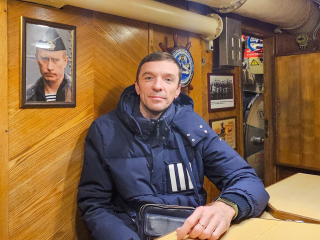 Дмитрий, Москва, м. Орехово, 45 лет, 1 ребенок. Познакомлюсь с женщиной для любви и серьезных отношений, брака и создания семьи, рождения совместныхТренер по теннису. 
Путешествую, готовлю, вроде с юмором норм. 
Ищу адекватную, без пафоса
Есть у