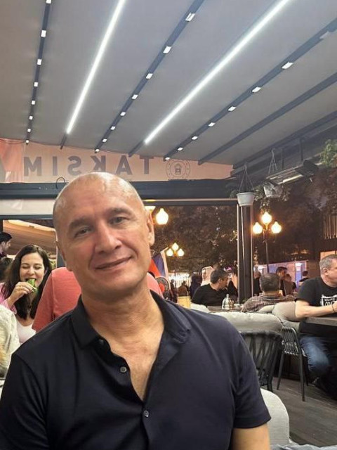 Сергей, Москва, м. Жулебино, 57 лет, 1 ребенок. Познакомлюсь с женщиной для любви и серьезных отношений, гостевого брака, дружбы и общения.Теряйте голову от любви и желания. Это лучше, чем проживать жизнь в рассудительном скучном одиночест