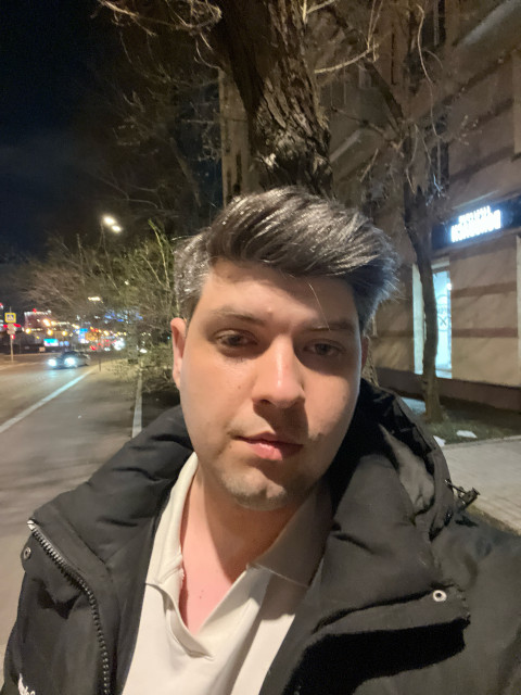 Артем, Москва, м. Автозаводская, 28 лет. Познакомлюсь с женщиной для любви и серьезных отношений, брака и создания семьи, воспитания детей, рРаботаю в крупной компании, аналитик 
Увлекаюсь спортом, люблю готовить 
Люблю детей) 

Добрый, 