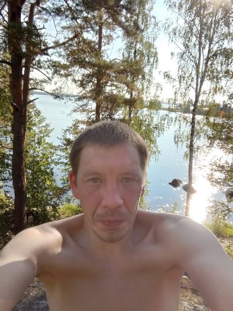 Илья Андреев, Санкт-Петербург, м. Ладожская, 41 год, 1 ребенок. Ищу: Ты стройная не высокая, любишь прогулки и поездки на природу)
А так же велосипед))  Анкета 829497. 