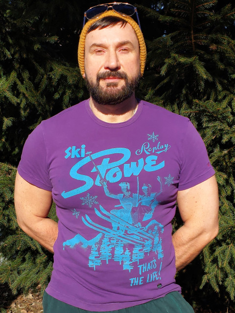 Артем, Санкт-Петербург, 45 лет, 3 ребенка, 4 фото. Ищу: Partner in crime + легкая eбанца=мы поладим
Люблю вкусно пожрать и смачно поржать.  Анкета 829554. 