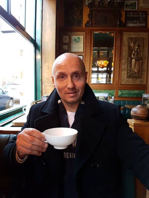 Орестас, Чехия, Брно, 46 лет. Хочу найти Не-алкагаличка, Адекатное реакцыя. Физически активна. чю-чють ведьмаАктивна спортам занимаюсь, боевые исуства, абажаю природу, медитирую, вегетариянец. Я не-ангел но па