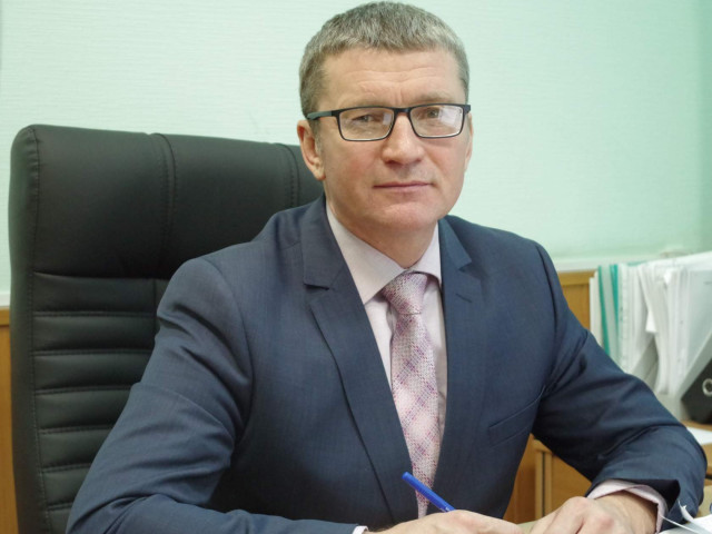 Евгений Любавичев, Россия, Волжский, 48 лет, 2 ребенка. Хочу найти 35-45 лет, стройного телосложения. 
Цель-серьёзные отношенияНе пьющий, с хорошим чувством юмора. Образован