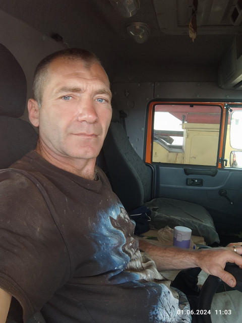 Дмитрий, Россия, Мариуполь, 49 лет, 1 ребенок. Он ищет её: Познакомлюсь с женщиной 43-49 лет(рыбы, скорпион )для любви и серьезных отношений, брака и создания О себе расскажу в процессе общения