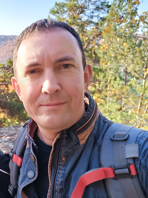 Дмитрий, Россия, Красноярск, 43 года, 1 ребенок. Познакомлюсь с женщиной для любви и серьезных отношений, гостевого брака, дружбы и общения.Живу в Красноярске, периодически с сыном. 
Характер спокойный, флегматичный. Склад ума технический.