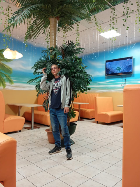 Жека, Россия, Орск, 43 года. Познакомлюсь с женщиной для любви и серьезных отношений.Человек я простой с чувством юмора