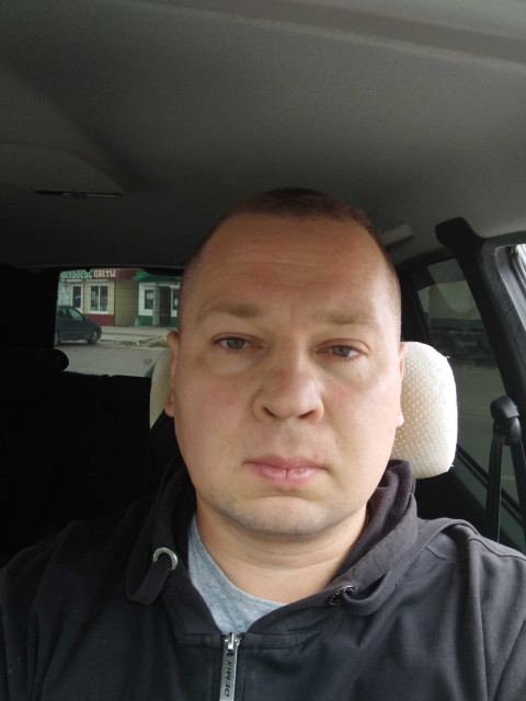 Денис, Россия, Коломна, 41 год. Познакомлюсь с женщиной для любви и серьезных отношений, брака и создания семьи, воспитания детей. 
Живу в пригороде Коломны, Моск. обл. Сельская местность, живу в доме. Обычный, работящий.