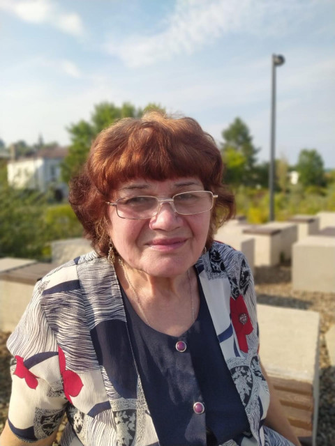 Галина, Россия, Курск, 69 лет. Познакомлюсь с мужчиной для любви и серьезных отношений. Хочу встретить доброго, надёжного человека.Меня зовут Галина, я вдова. Дети взрослые, живут своими семьями. Я живу у старшей дочери. Живём друж