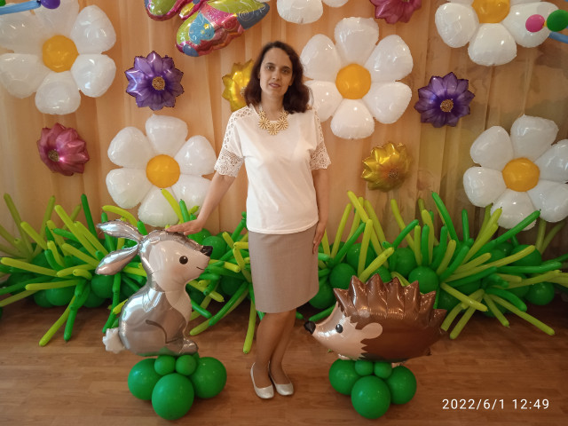 Евгения, Россия, Донецк, 40 лет, 1 ребенок. Познакомлюсь с мужчиной для любви и серьезных отношений, брака и создания семьи, воспитания детей, рРаботаю музыкальным руководителем в Доме ребенка. Увлекаюсь рукоделием - вышиваю бисером, иногда вяж