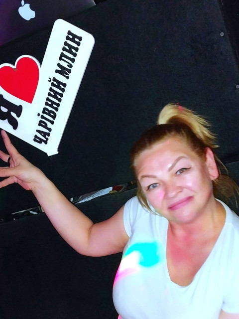 Наталья, Россия, Краснодар, 46 лет, 1 ребенок. Хочу найти Сильного, привлекательного, самодостаточного, с чувством юмора 
и достоинства. Любуюсь хорошей фигуНормальная я 😁 
Вполне адекватная, есть дочка 19 лет. 
Чувство юмора в наличии. Одеваюс