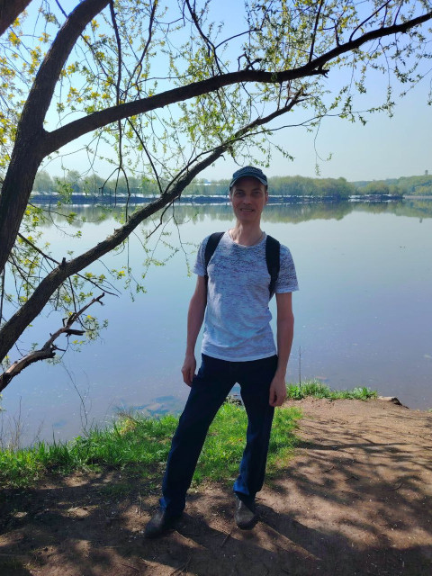 Влад, Россия, Москва, 42 года, 1 ребенок. Он ищет её: Познакомлюсь с женщиной от 30 до 45. 
Не курящей и не синей от наколок. 
У меня сын 17 лет, живем Москвич без вредных привычек . Без жилищных и мат проблем. Есть сын . 
На данном этапе ищу женщину 