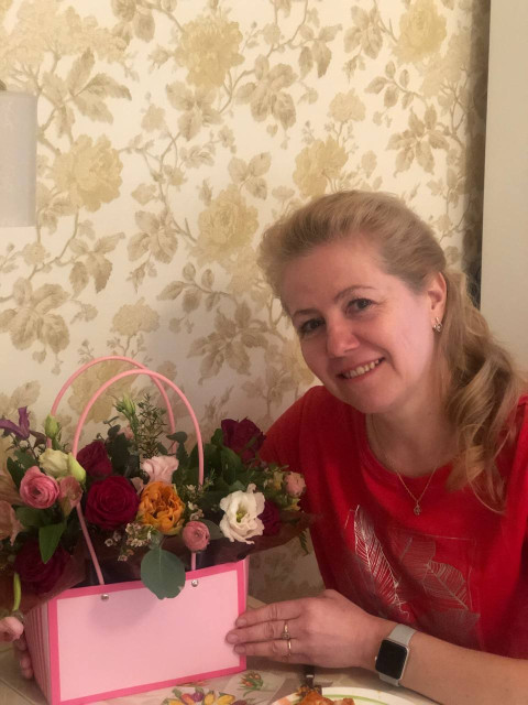 Елена, Россия, Псков, 48 лет, 1 ребенок. Познакомлюсь с мужчиной для любви и серьезных отношений.Елена, 48лет. Хочу найти надежного мужчину. Увлекаюсь дачей.