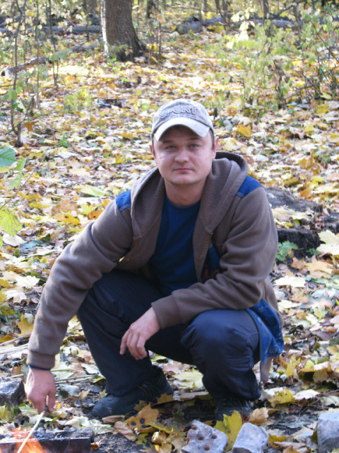 Митя, Россия, Старый Оскол, 48 лет, 1 ребенок. Хочу найти Верную скромную, но и хохотушку🙃. Да о, ень важно домашниюеду любью. Не без заботыПозетивный. Люблю, горы, море, реки. И отдых с семьёй на природе. И чтобы дома всё работало без поло