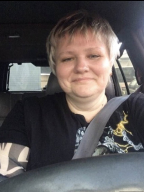 Света, Москва, м. Отрадное, 53 года, 1 ребенок. Она ищет его: Человека, с которым было бы легко, весело и интересно общаться. Договаривать фразы друг-друга. Не ве  Анкета 831210. 