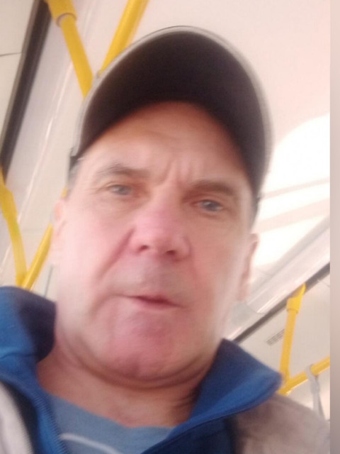 Алексей, Россия, Ковров, 54 года. Познакомлюсь с женщиной для любви и серьезных отношений, брака и создания семьи.Давно разведен, работаю, детей нет. Люблю природу, лес, дом, фильмы, музыку