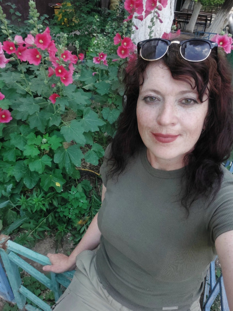 Незнакомка, Казахстан, Караганда, 48 лет, 2 ребенка. Познакомлюсь с мужчиной для брака и создания семьи. Постараемся принять все минусы в характере и увеЯ знаю, Ты на свете есть!!! ❤ ️