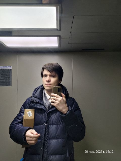 Сергей, Россия, Санкт-Петербург, 30 лет. Рост 190. Своя квартира. Свой тазик. Рус. 
Не курю, не пью. Качаюсь. 

p, s - выгляжу на 20-23, н