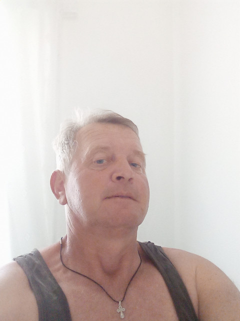 Коля, Россия, Бахчисарай, 49 лет. Он ищет её: Ищу друга, любовницу, жену три в одной.В разводе не пью, не курю. Есть сын живет со мной. Работа стабильная, зарплата средняя. Проживаю в с