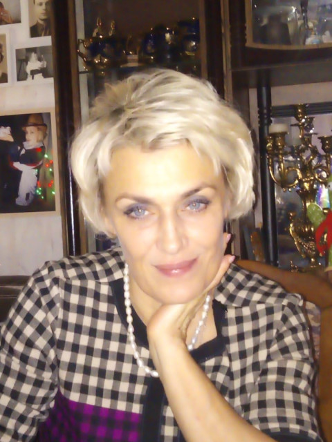 Лена, Россия, Москва, 57 лет, 1 ребенок. Она ищет его: Созвучного во взглядах, интересах. Умного и веселого, активногоЛюблю жизнь. Людей люблю, общение, одиночество тоже.. путешествовать, наблюдать; животных люблю, при