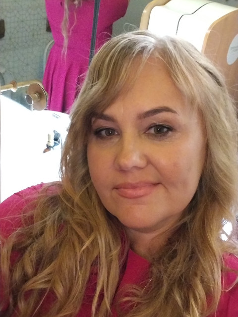 Елена, Россия, Санкт-Петербург, 50 лет, 1 ребенок. Познакомлюсь с мужчиной для любви и серьезных отношений, брака и создания семьи, дружбы и общения.Познакомлюсь с высоким мужчиной от 180 ростом., некурящим