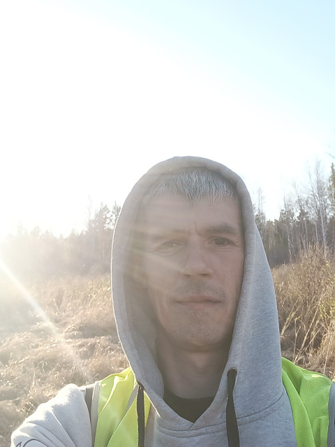 Михаил, Красноярск, 45 лет, 1 ребенок, 1 фото. Ищу: Там будет дальше видно. 😁  Анкета 832077. 