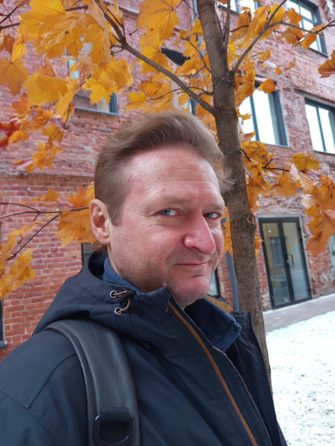 Виталий, Москва, 48 лет, 2 ребенка. Ищу: Как опишешь если порой все решает взгляд, химия-алхимия, а кого увлекает красивые и искренние слова...  Анкета 832093. 