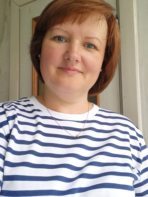Марина, Россия, Саяногорск, 42 года, 1 ребенок. Хочется встретить надёжного и ответственного, заботливого и верного, любимого и любящего мужчину.Самая обычная земная женщина. Работаю в школе учителем. Люблю покой и уют.