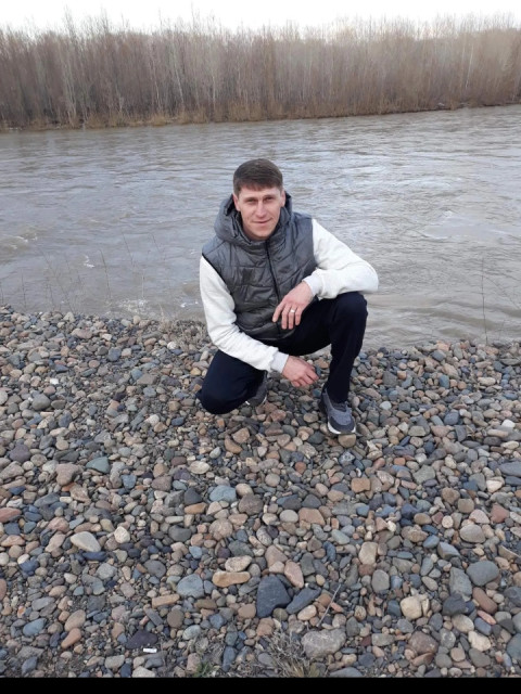Аликсей, Казахстан, Усть-Каменогорск, 41 год, 1 ребенок. Познакомлюсь с женщиной для любви и серьезных отношений, брака и создания семьи.Нахваливать я не могу сам себя, но немного о себе, курю, алкоголь в меру и то редко, люблю юмар, поз