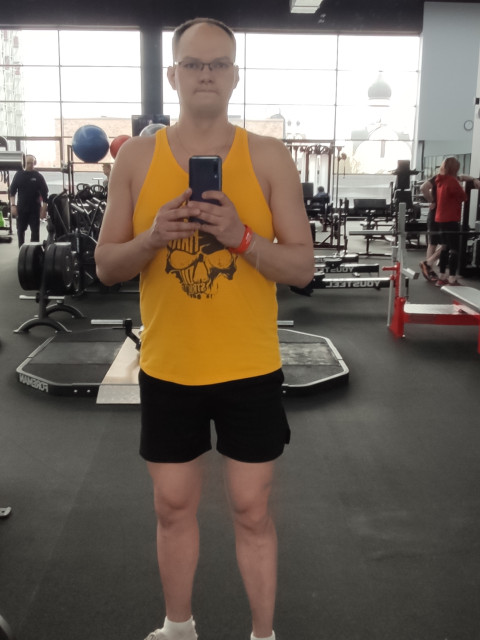 Рустам А., Россия, Москва, 38 лет, 2 ребенка. Хочу найти Интересуют серьезные отношения в идеале. Но сначала нужно узнать друг друга.Работаю в сфере оборонной промышленности. Веду активный образ жизни.