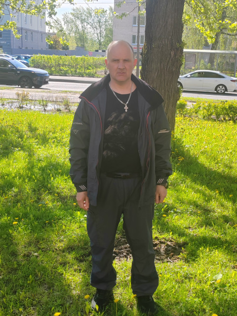 Андрей, Санкт-Петербург, м. Ладожская, 46 лет. Он ищет её: Мущина знакомица девушкой для серьёзных отношений  Анкета 832540. 