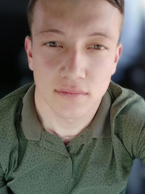 Максим, Санкт-Петербург, м. Приморская, 29 лет. Меня зовут Максим телосложение спортивное 175/74/29 люблю спорт