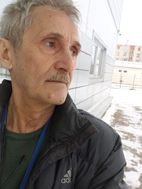 Андрей, Россия, Санкт-Петербург, 59 лет. Хочу найти женщина от 50 до 55 лет симпатичная, стройная без вредных привычек, не еждивенкавдовец, образование высшее, работаю, живу отдельно, есть внук, курю умеренно