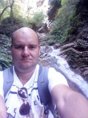 Алексей, Россия, Кореновск, 46 лет. Познакомлюсь с женщиной для любви и серьезных отношений, брака и создания семьи, воспитания детей. 
Обыкновенный человек, с нормальным чувством юмора, без вредных привычек, работающий, без детей, алим