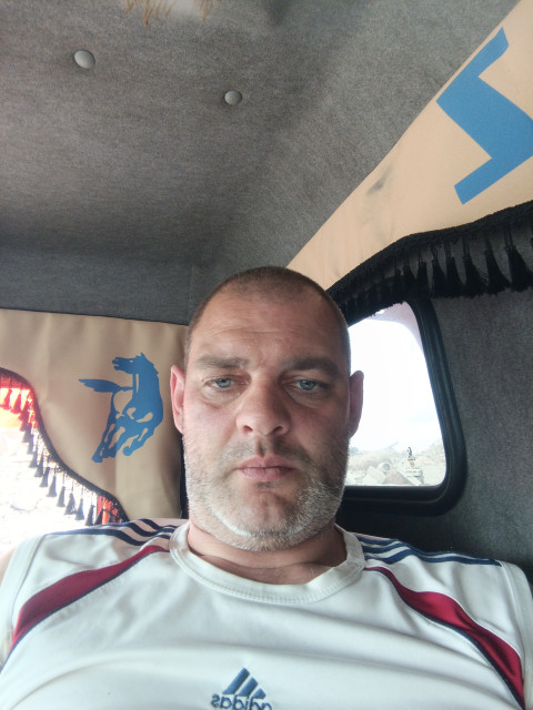 Николай, Москва, м. Озёрная, 40 лет, 2 фото. Он ищет её: женщину для дружбы и общения.  Анкета 833120. 