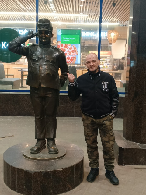 Василий, Россия, Санкт-Петербург, 46 лет. Он ищет её: Познакомлюсь с женщиной для любви и серьезных отношений, брака и создания семьи, воспитания детей. Анкета 833160. 