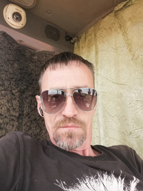 Юрии Парфенов, Россия, Волгоград, 41 год. Хочу найти Не ниже 160.Работа работа работа пока что на остальное нет времени.