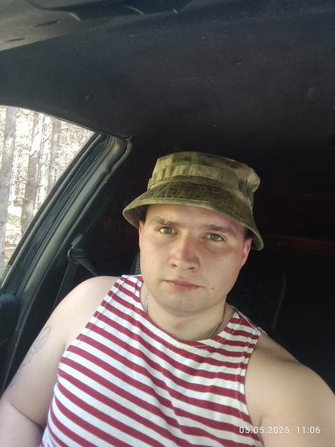 Илья, Россия, Ярославль, 25 лет. Он ищет её: Познакомлюсь с девушкой для любви и серьезных отношений, дружбы и общения.ищу девушку для встреч