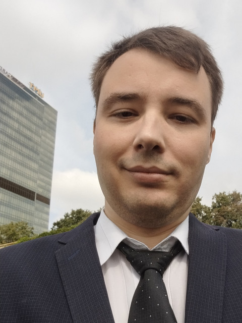 Юра, Россия, Москва, 42 года. Познакомлюсь с женщиной для любви и серьезных отношений, брака и создания семьи.Москвич. Без вредных привычек. Работаю юристом.