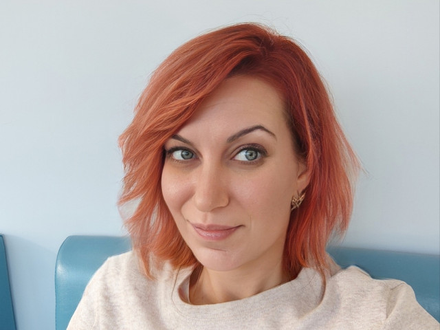 Lana Rossi, Россия, Москва, 46 лет, 2 ребенка. Хочу найти У милого на шее свесив ноженьки сижу, 
Вы не подумайте плохого, просто нимб его держу!Приму в добрые руки квартиры, машины, яхты, заводы, пароходы и т. д. - всё, что у Вас плохо лежит. А