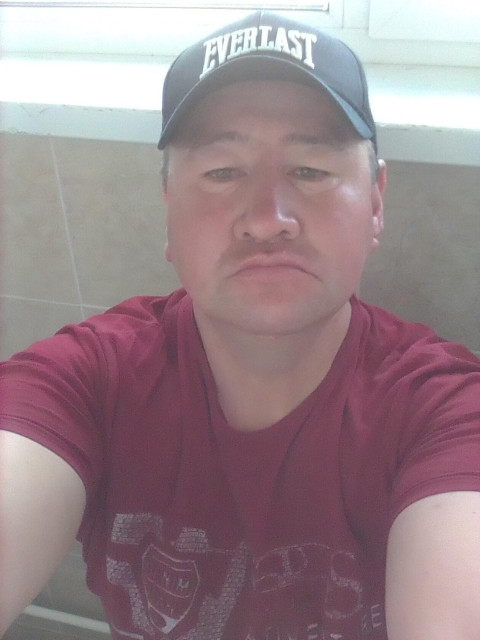 Булат, Россия, Ишим, 44 года, 2 ребенка. Познакомлюсь с женщиной для любви и серьезных отношений, брака и создания семьи.Обычный человек, одинок, образование среднее специальное, алкоголь в кругу друзей, курю, рост 180, в