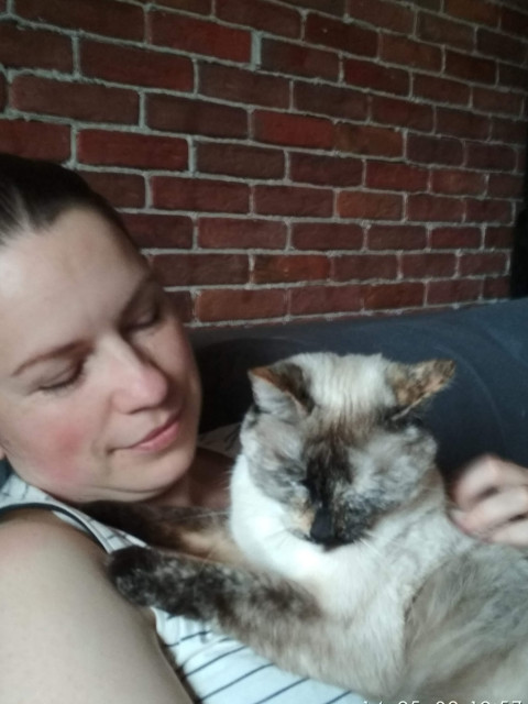 Галина, Россия, Москва, 42 года, 2 ребенка. Она ищет его: Ищу мужчину с руками и головой. Ответственного и позитивного.Адекватная, нормальная женщина. Люблю и умею готовить. Никакого ЗОЖ. Редкие вело прогулки, вылазки в