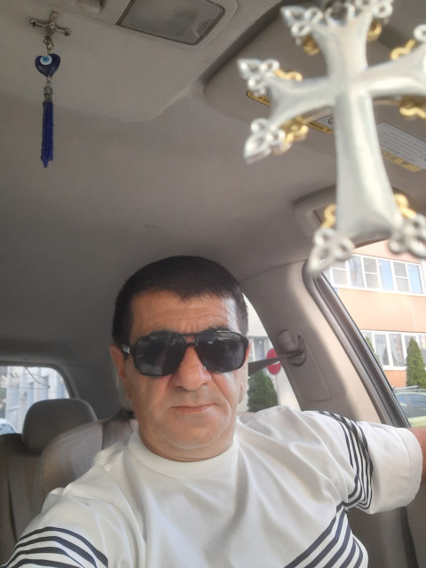 Арам, Краснодар, 50 лет, 3 ребенка, 1 фото. Он ищет её: женщину для дружбы и общения.   Анкета 834710. 