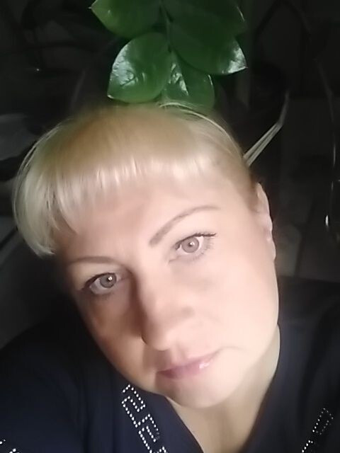 Валентина, Россия, Вологда, 45 лет, 1 ребенок. Познакомлюсь с мужчиной для любви и серьезных отношений. Хотелось бы встретить мужчину не пьющегоДобрая, серьезная, люблю готовить, люблю лес, рыбалку. Отношусь к людям с уважением.