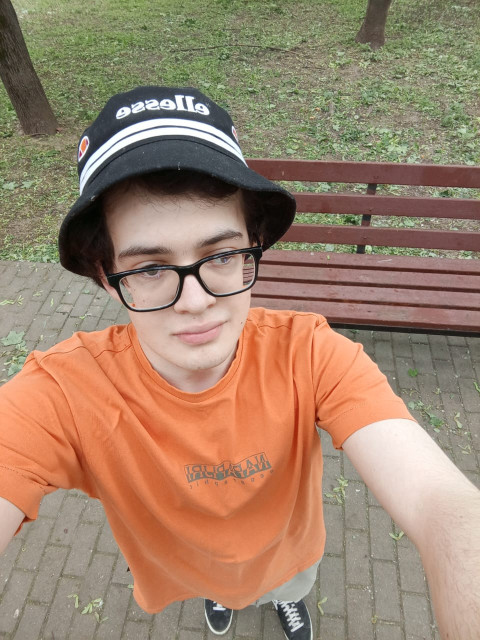 Михаил, Россия, Москва, 19 лет. Познакомлюсь с девушкой для дружбы и общения.Меня зовут Михаил мне 19пока учусь ищу просто хорошую девушку