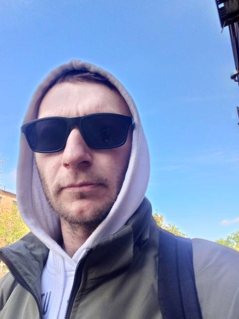 Андрей, Москва, м. Электрозаводская, 37 лет. Познакомлюсь с женщиной для любви и серьезных отношений, дружбы и общения. 
 Ищу ту Женщину, котораГр. Беларуси. Работаю и проживаю в г. Москва. Професия :монтажнтк-высотник. Вежлив, открыт для общен